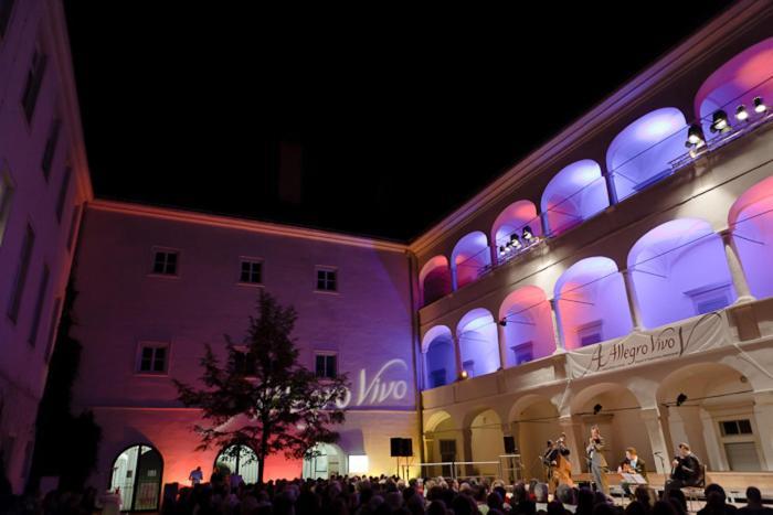 Kunsthaus Horn Hotel Buitenkant foto